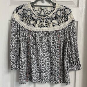 Sundance Navy and Cream Embroidered Top Small